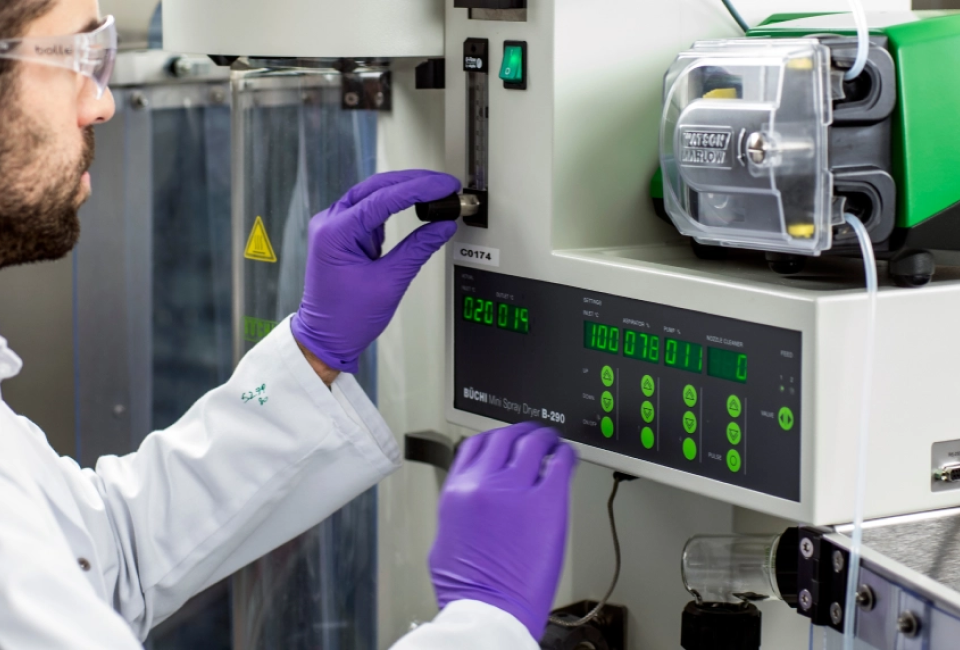 doctor-in-laboratory-with-screen